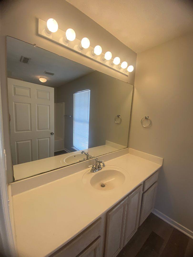 Apartment for rent at 1257 Louisville St, Starkville, MS 39759