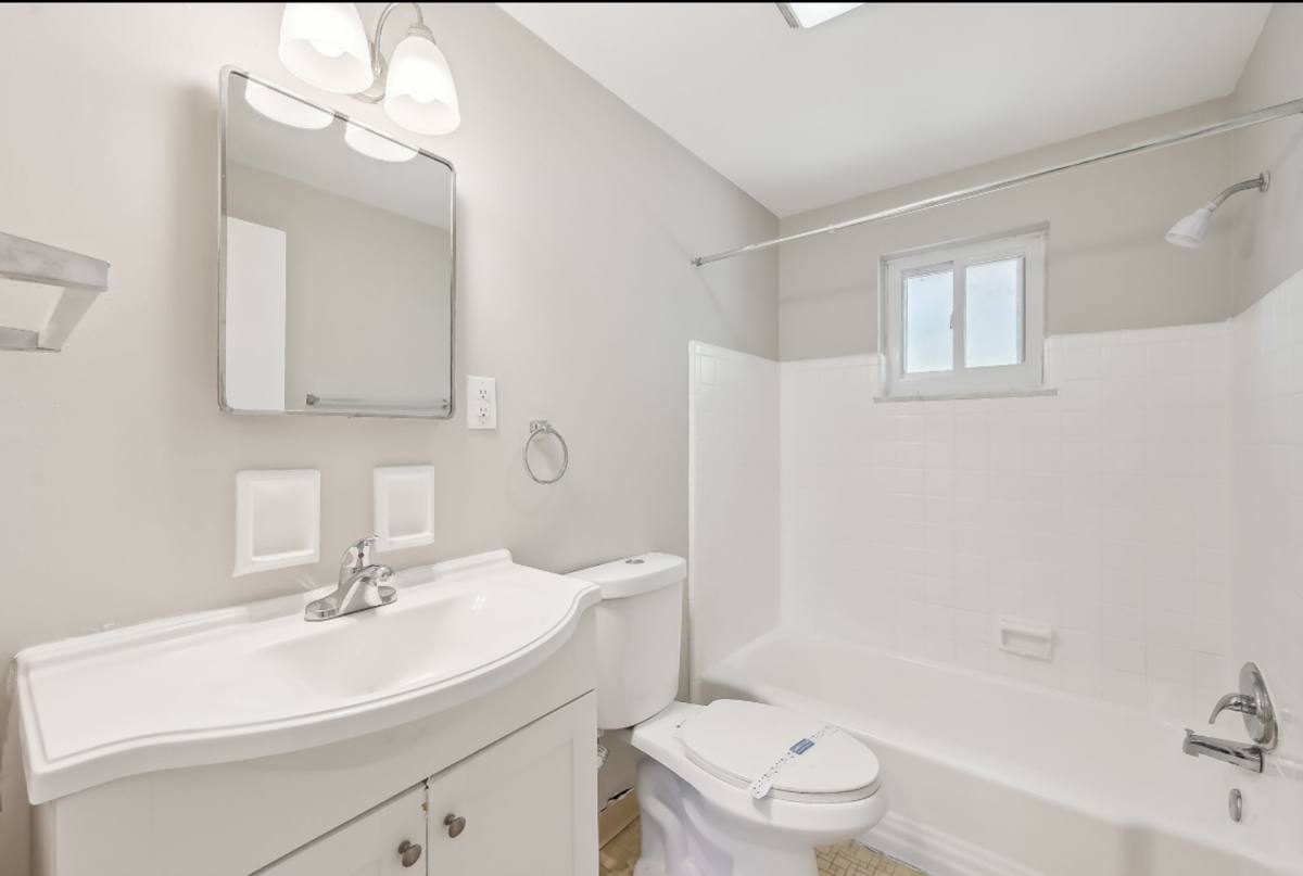 Townhouse for rent at 879 N Meadows Court, Columbus, OH 43229