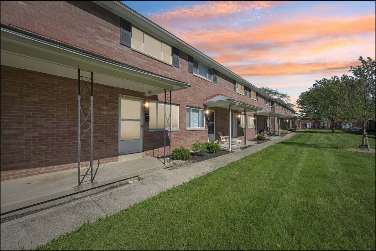 Townhouse for rent at 879 N Meadows Court, Columbus, OH 43229