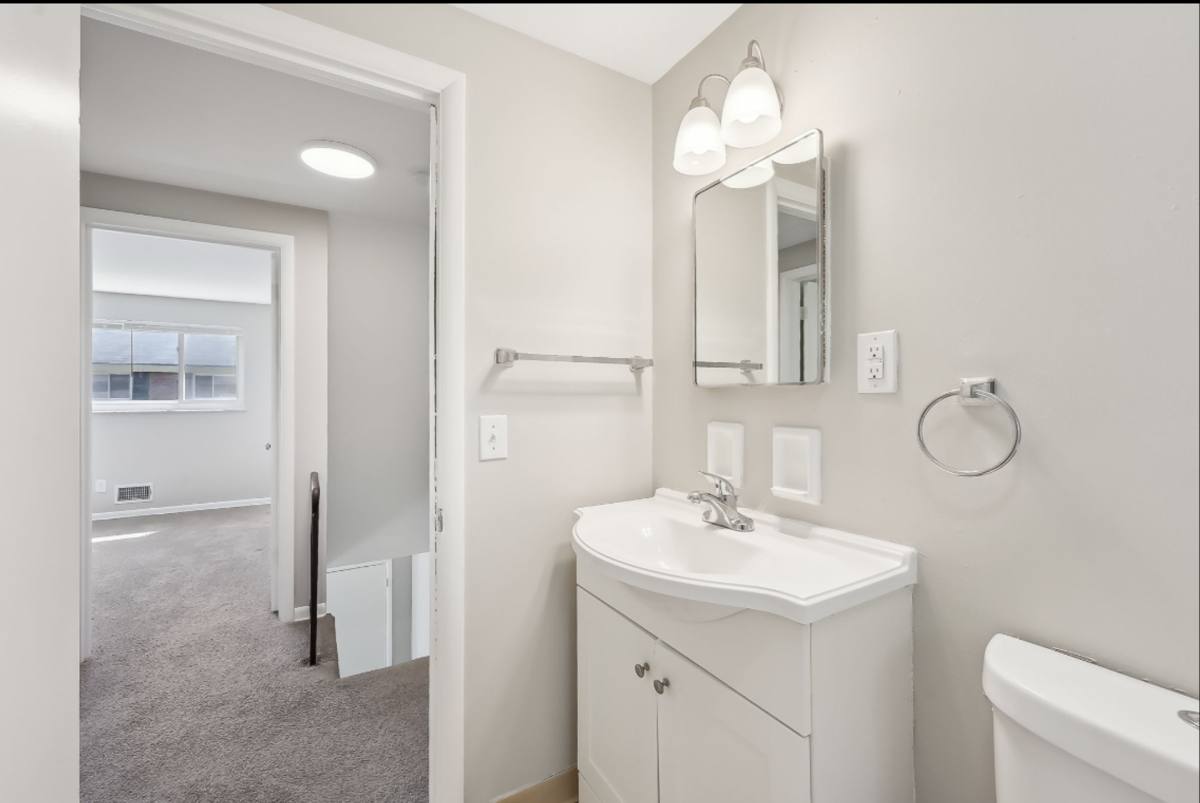Townhouse for rent at 879 N Meadows Court, Columbus, OH 43229