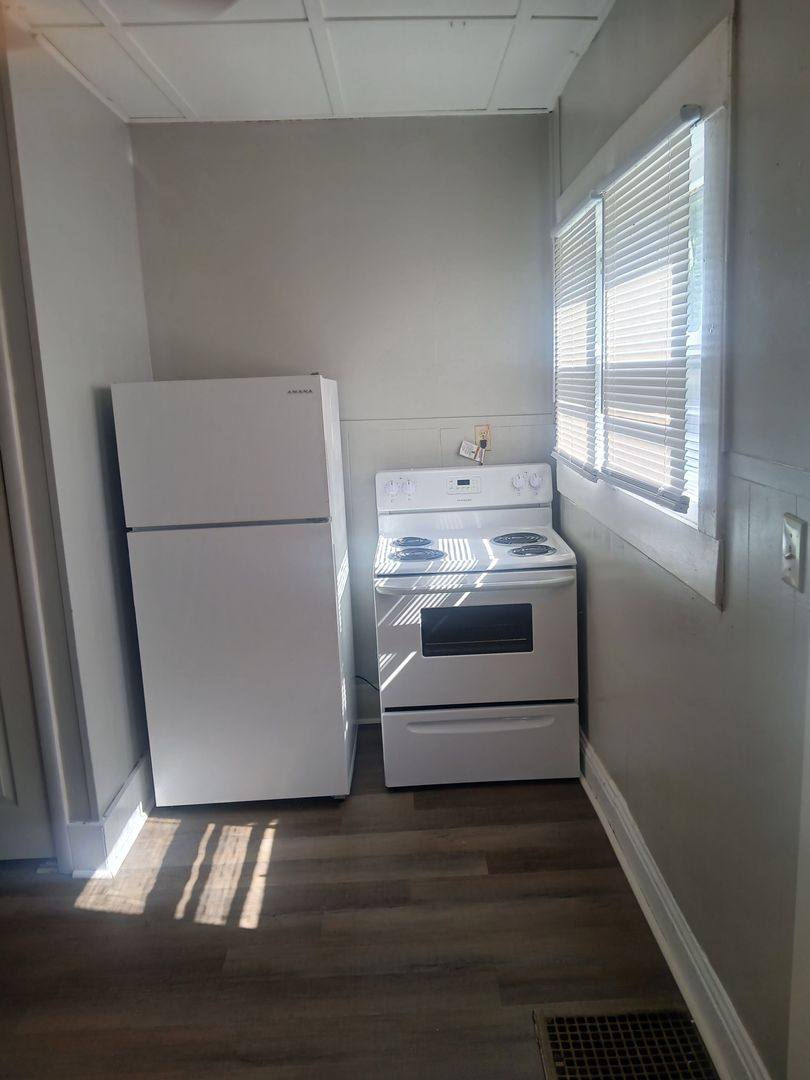 Apartment for rent at 1719 & 1 2 W Adams St, Muncie, IN 47303