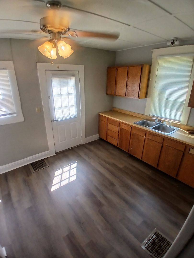 Apartment for rent at 1719 & 1 2 W Adams St, Muncie, IN 47303