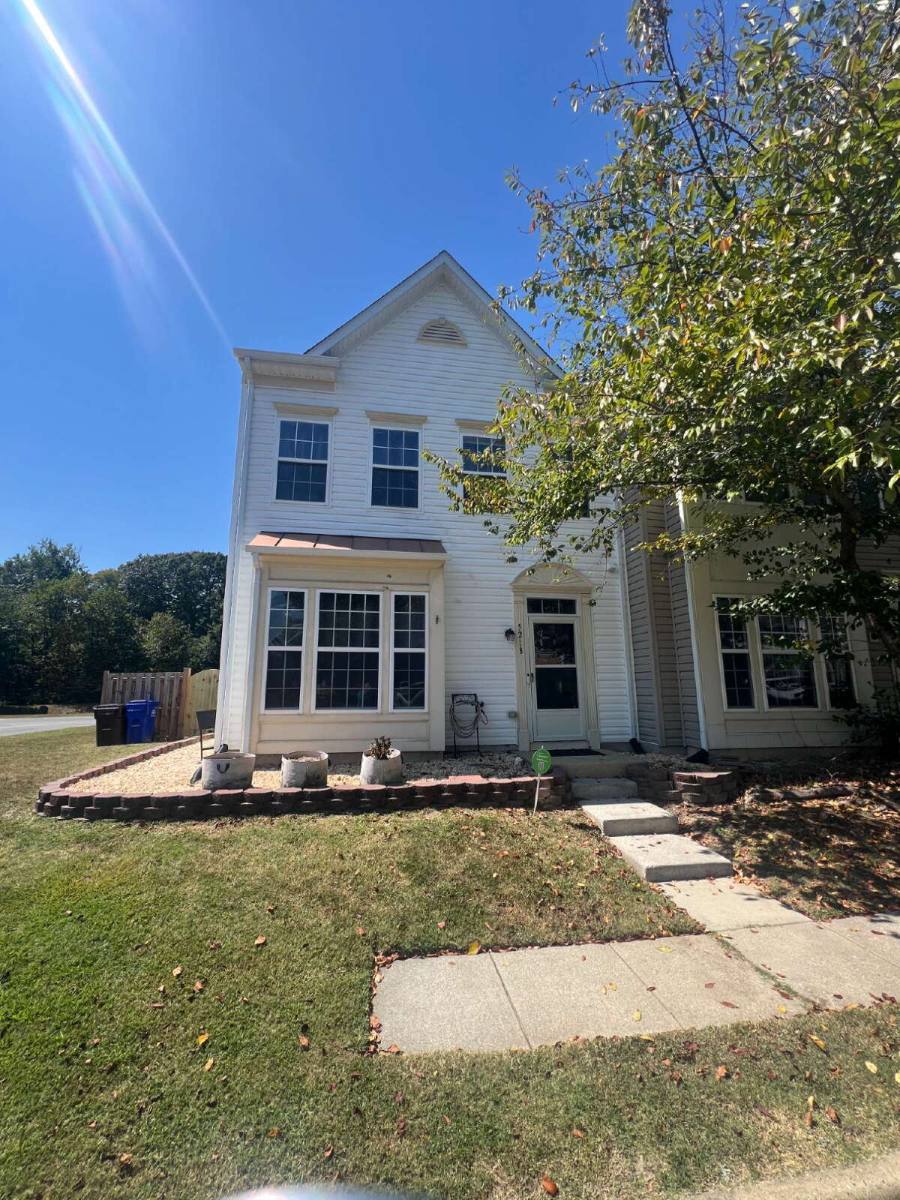 Townhouse for rent at 5218 Drakes Court, King George, VA 22485