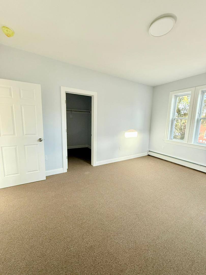 Apartment for rent at 17-19 Cabot St, Hartford, CT 06112