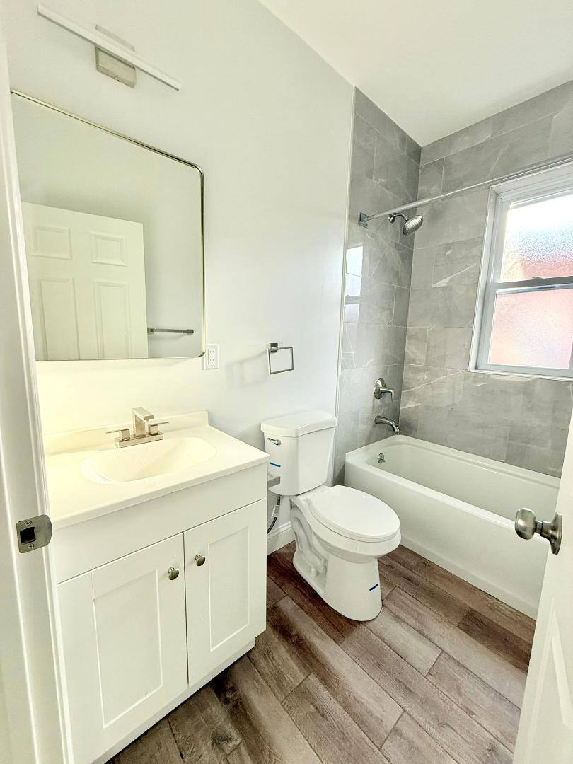 Apartment for rent at 17-19 Cabot St, Hartford, CT 06112