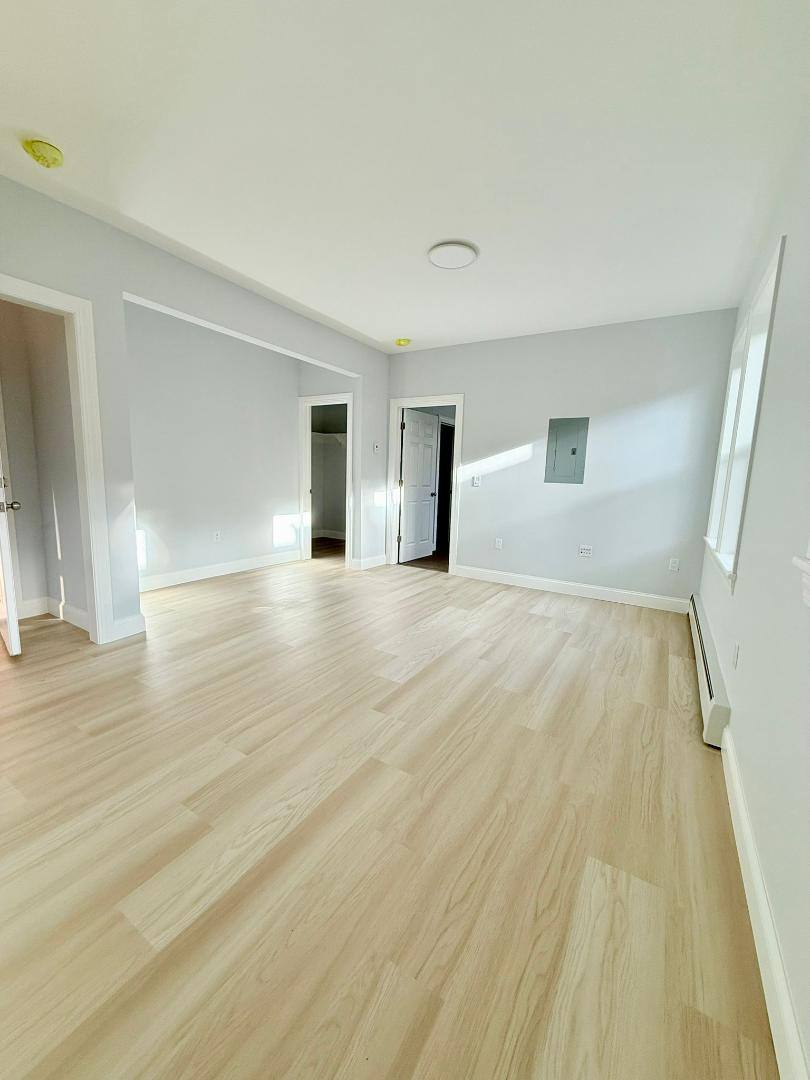 Apartment for rent at 17-19 Cabot St, Hartford, CT 06112