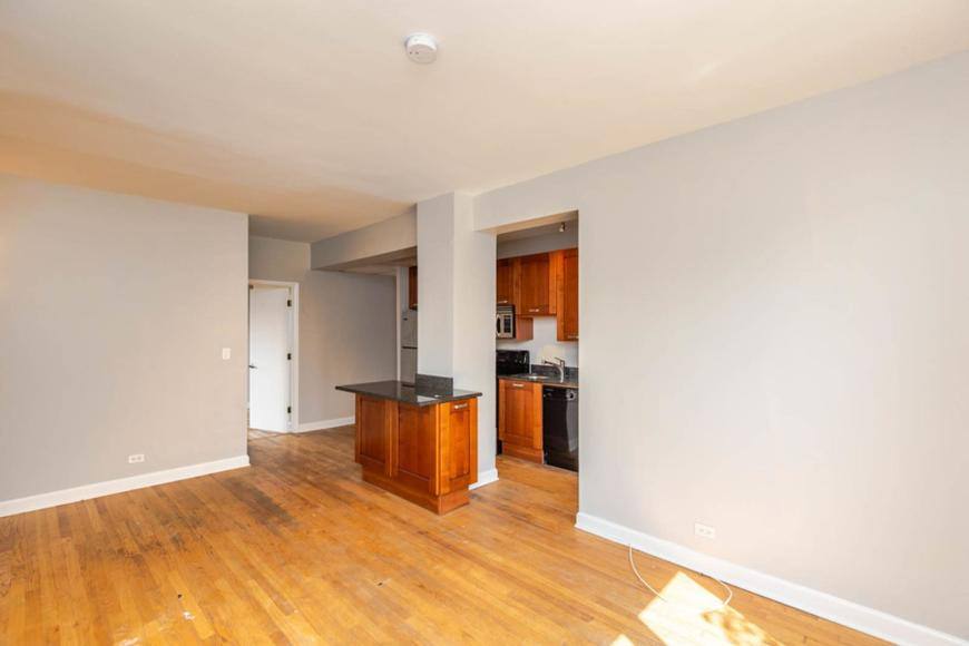 Apartment for rent at 732 W Bittersweet Place #904, Chicago, IL 60613