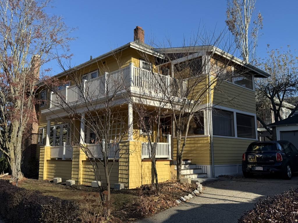 Apartment for rent at 145 Redlands Rd #1, West Roxbury, MA 02132