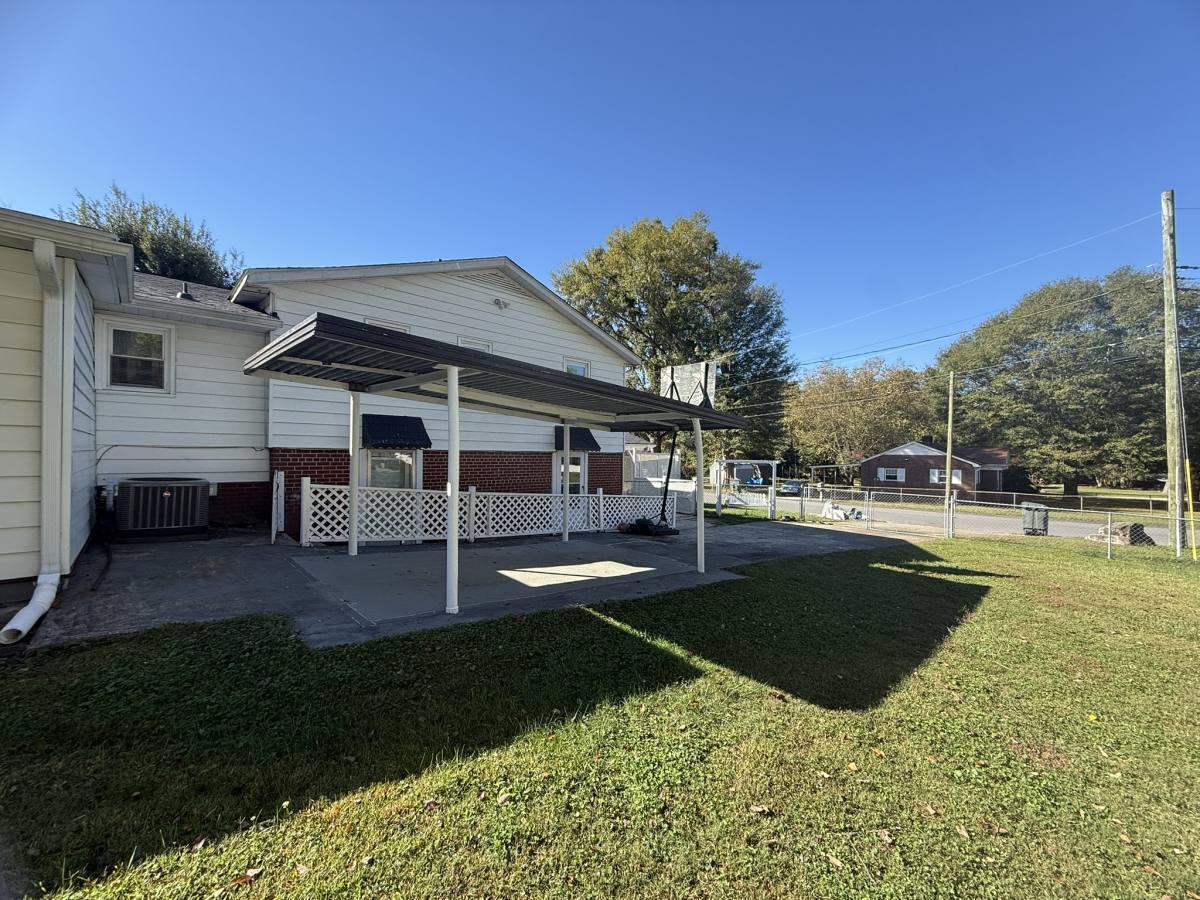 House for rent at 1632 Kimberly Dr, Gastonia, NC 28052