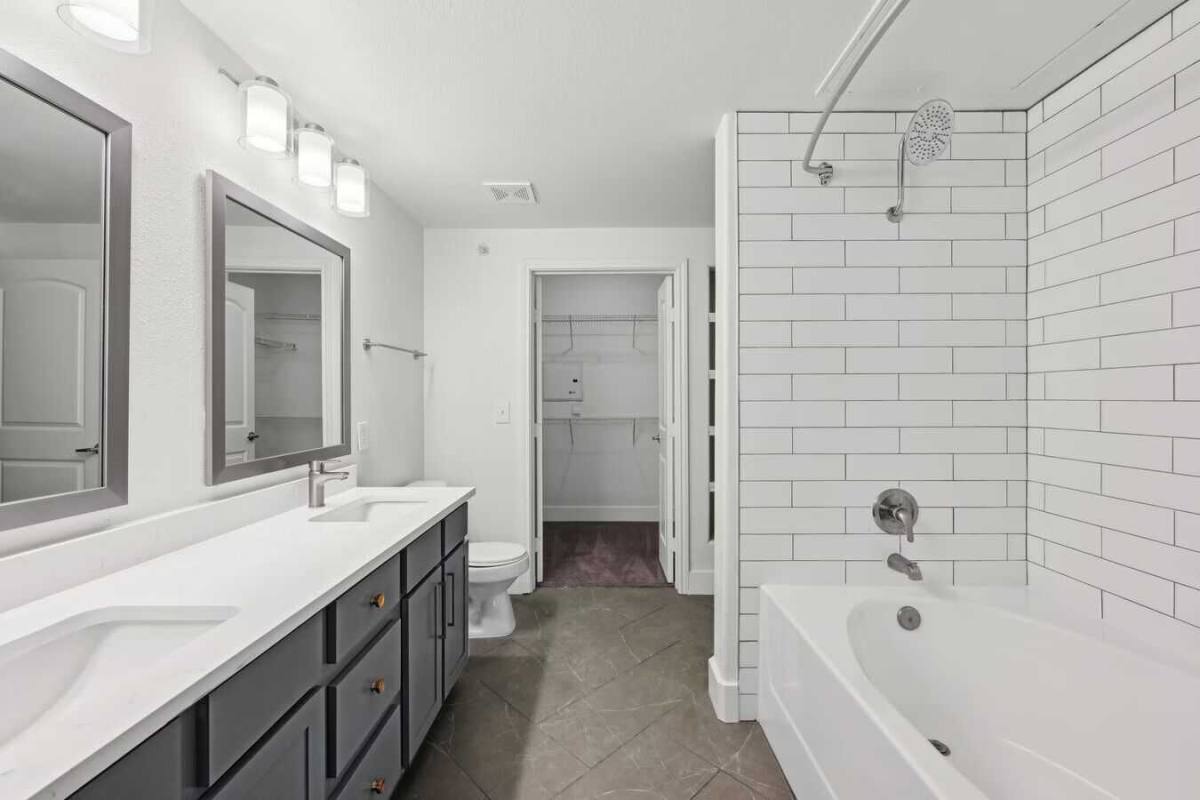 Apartment for rent at 12076 Broadway St #BNPK, Pearland, TX 77584