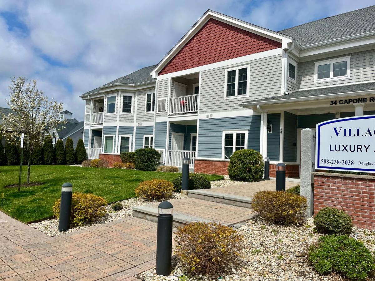 Apartment for rent at 34 Capone Rd, Foxboro, MA 02035