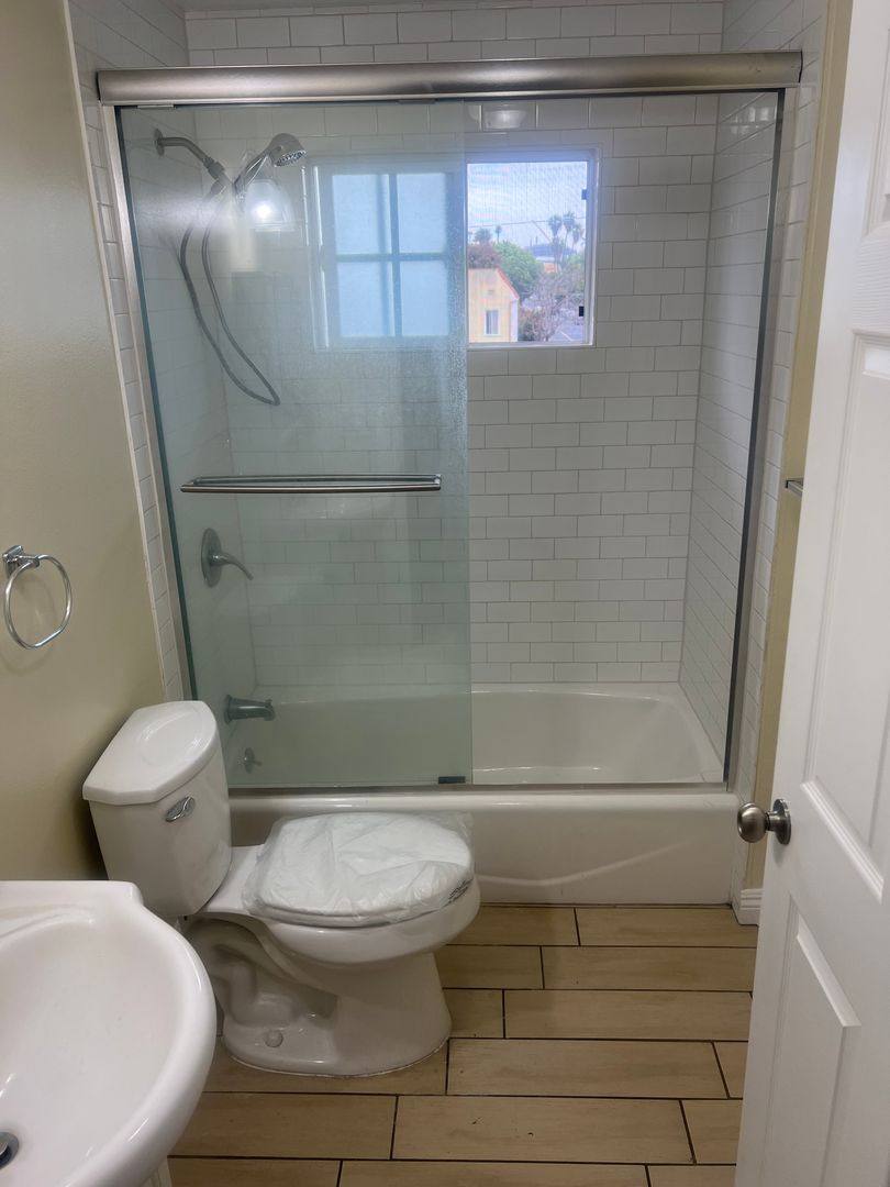 Apartment for rent at 3856 S Normandie Ave, Los Angeles, CA 90037