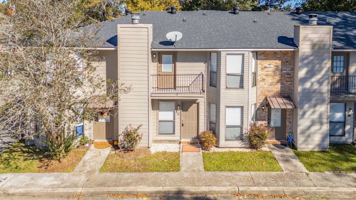 Townhouse for rent at 9506 Jefferson Highway, Baton Rouge, LA 70809
