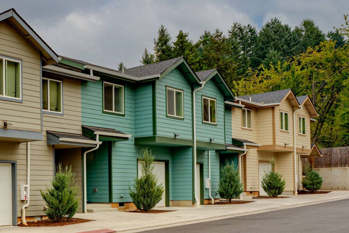 Townhouse for rent at 935 Arthur Ave, Cottage Grove, OR 97424