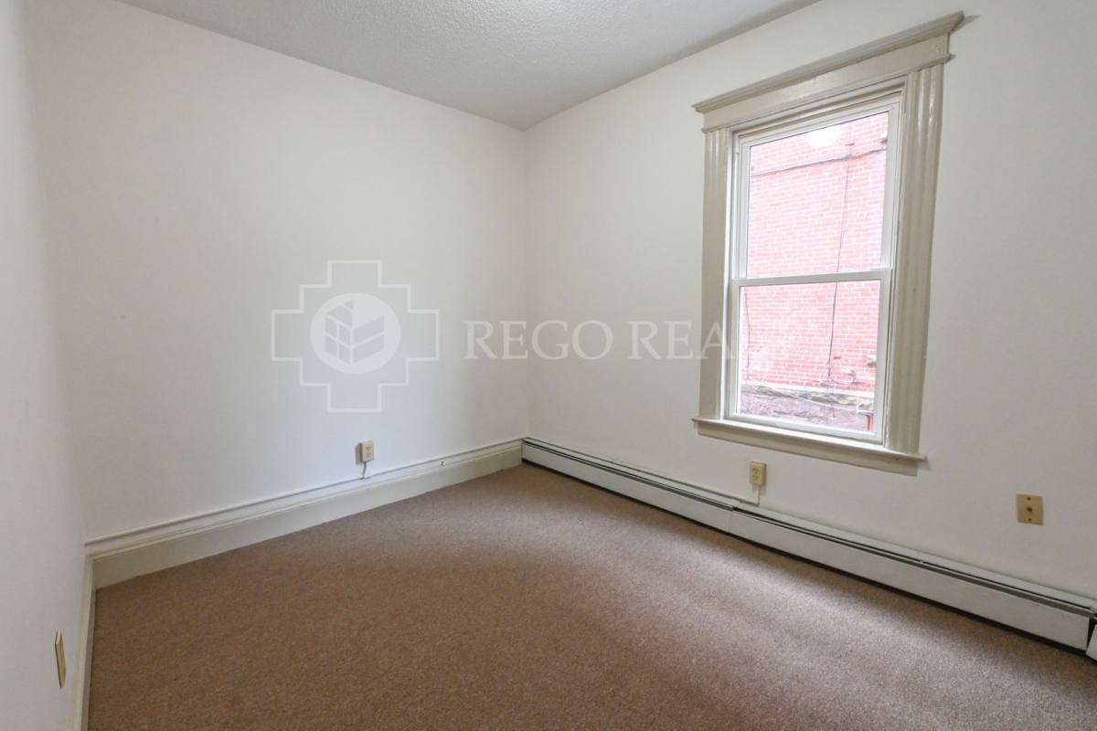 Apartment for rent at 31-33 Bond St, Hartford, CT 06114