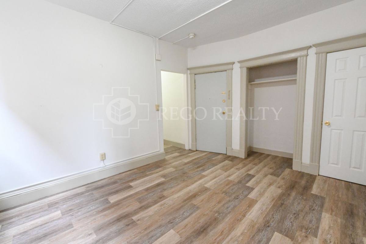 Apartment for rent at 31-33 Bond St, Hartford, CT 06114