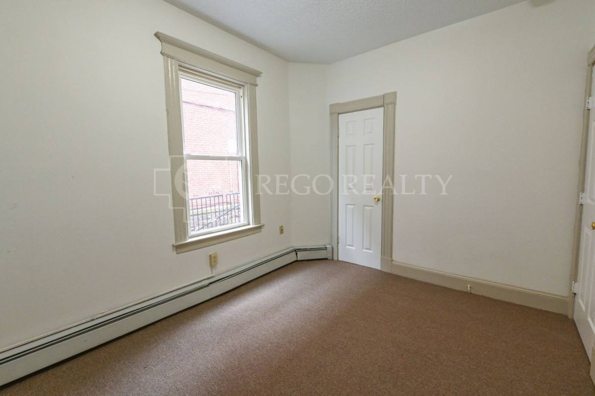 Apartment for rent at 31-33 Bond St, Hartford, CT 06114