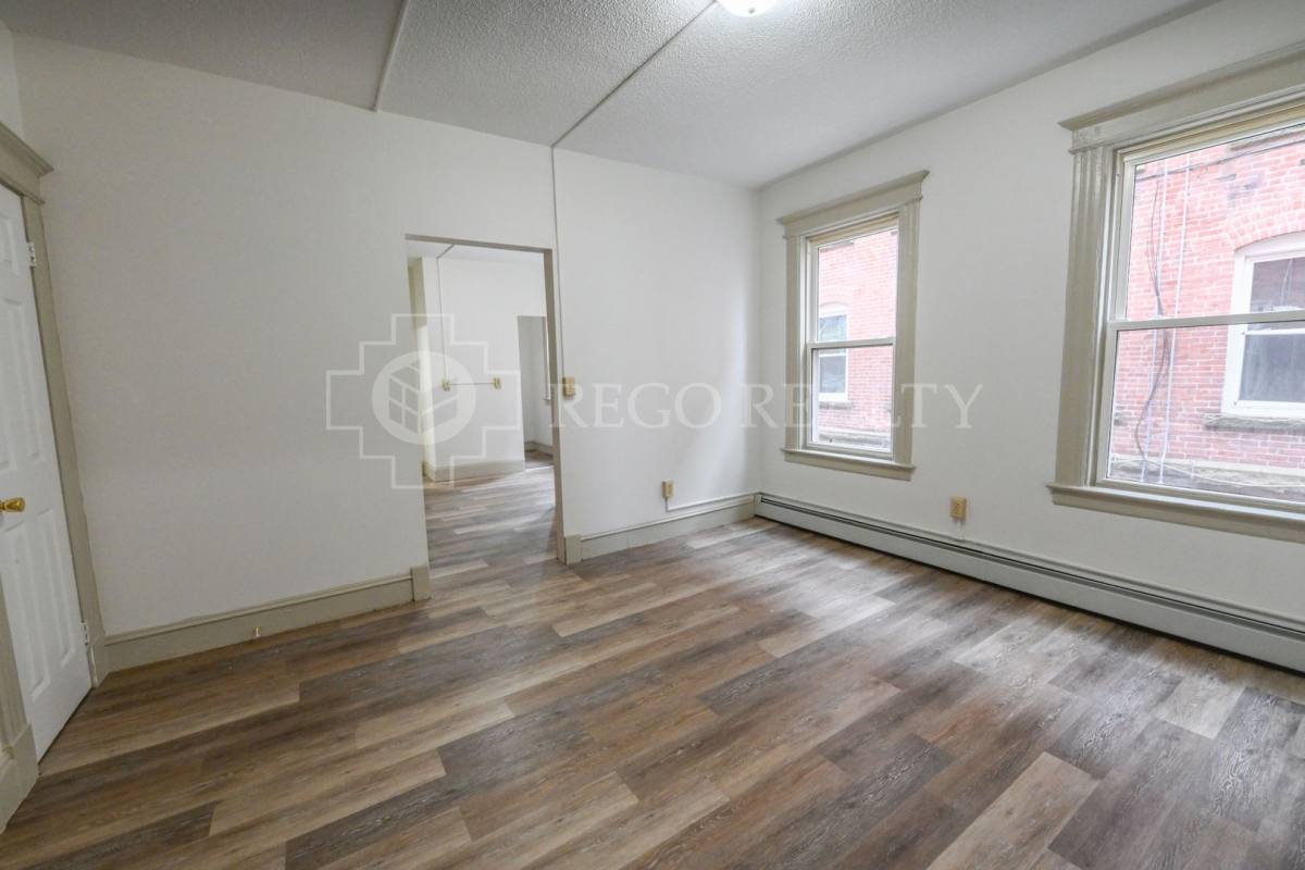 Apartment for rent at 31-33 Bond St, Hartford, CT 06114