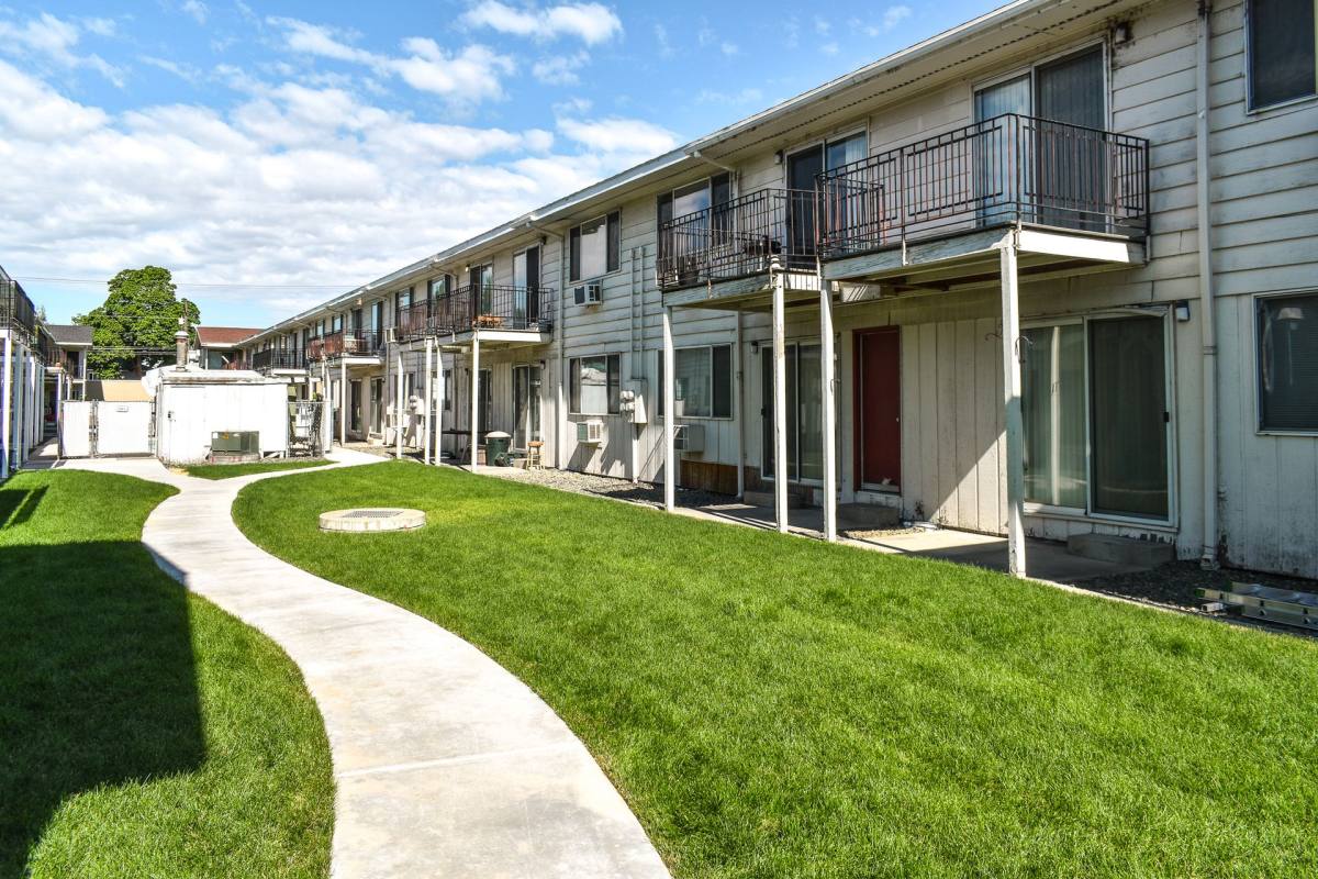 Apartment for rent at 1928 George Washington Way, Richland, WA 99354