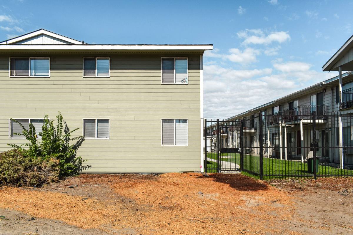 Apartment for rent at 1928 George Washington Way, Richland, WA 99354