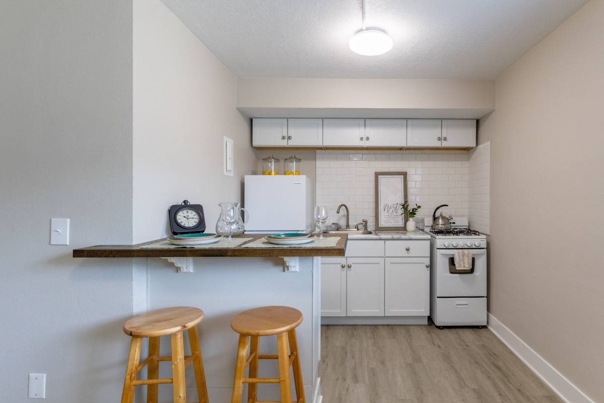 Apartment for rent at 1216 E Seneca Ave, Des Moines, IA 50316