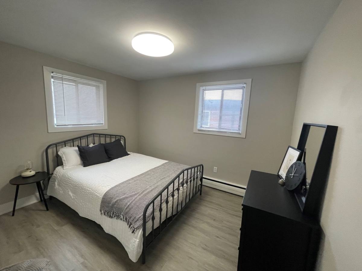 Apartment for rent at 1216 E Seneca Ave, Des Moines, IA 50316