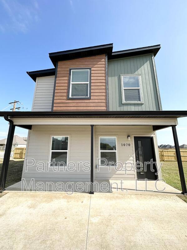 House for rent at 1070 Boardwalk, Centerton, AR 72719