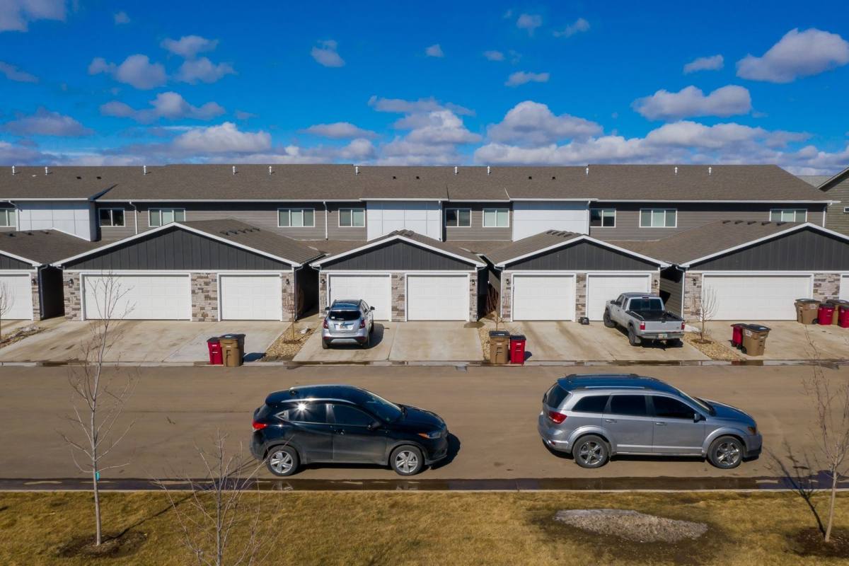 Townhouse for rent at 4812 S Hosta Ave, Sioux Falls, SD 57110