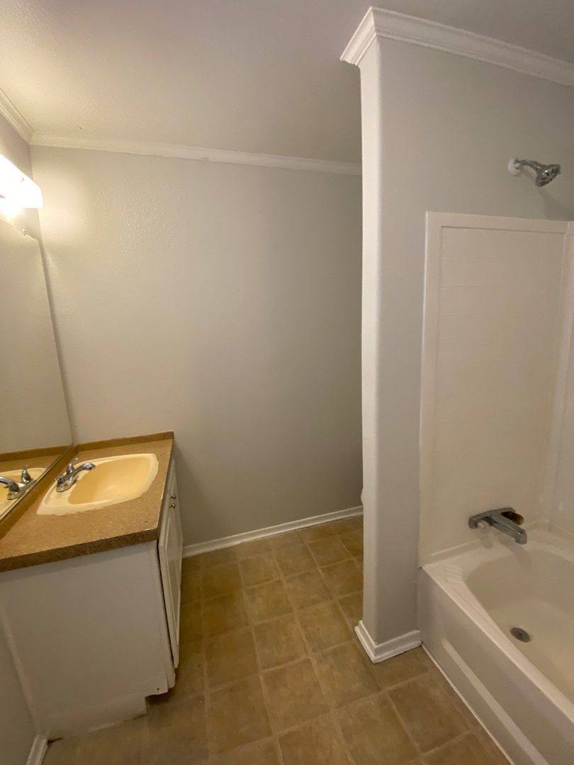 House for rent at 11734 Greensbrook Forest Dr, Houston, TX 77044