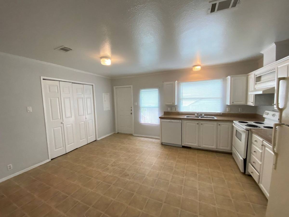 House for rent at 11734 Greensbrook Forest Dr, Houston, TX 77044