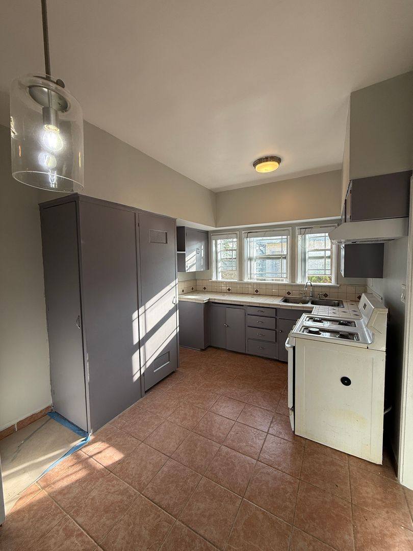 Apartment for rent at 200 S Lake St, Los Angeles, CA 90057