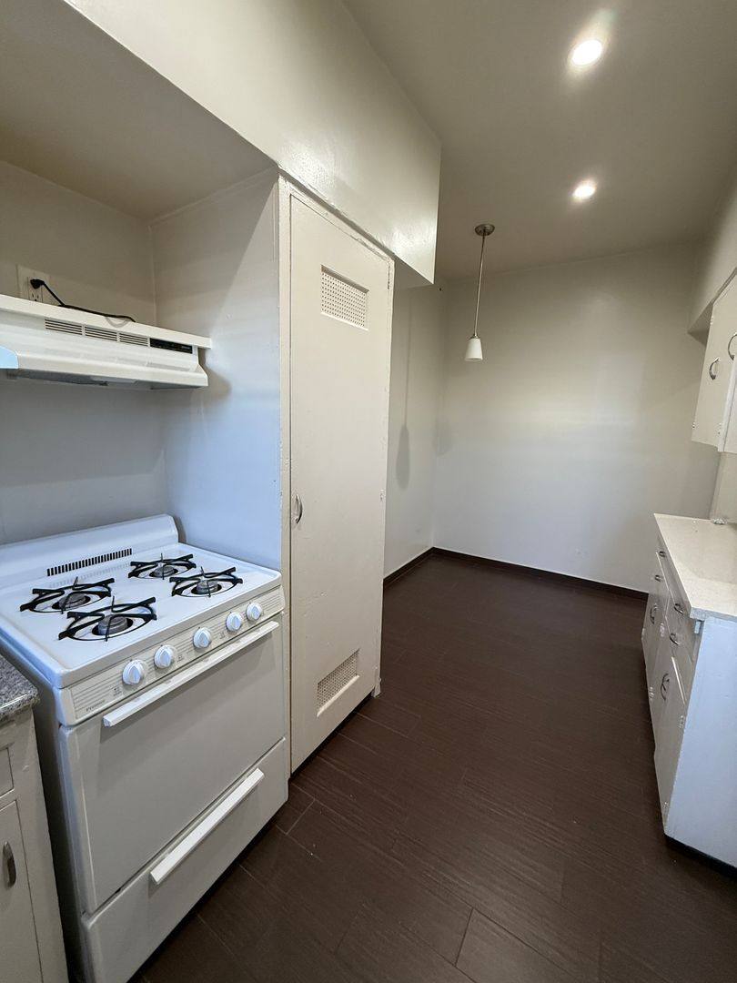 Apartment for rent at 200 S Lake St, Los Angeles, CA 90057