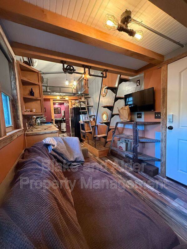 House for rent at 6519 NW Saint Helens Rd, Portland, OR 97210
