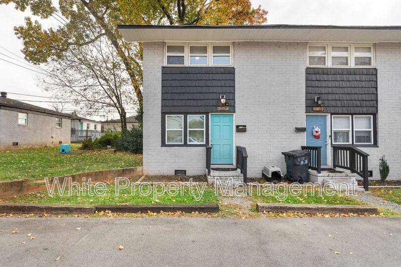 Townhouse for rent at 2405 Julia Ave #1, Charlotte, NC 28206