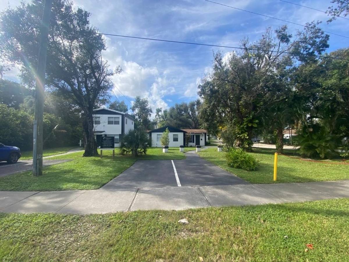 Apartment for rent at 3315-3331 SW 15th Ave, Fort Lauderdale, FL 33315