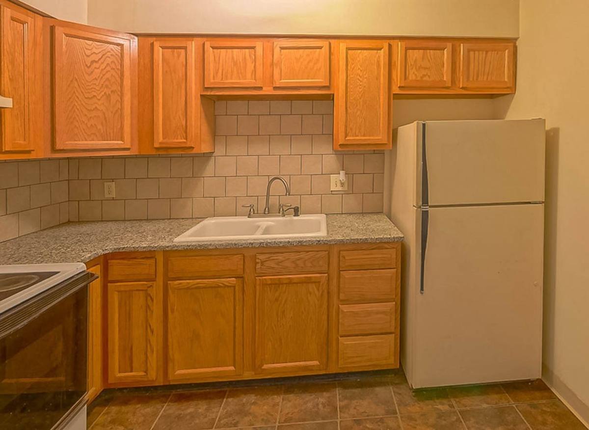 489 N Howard, Akron, OH 44310 - Apartment for Rent - Image 5