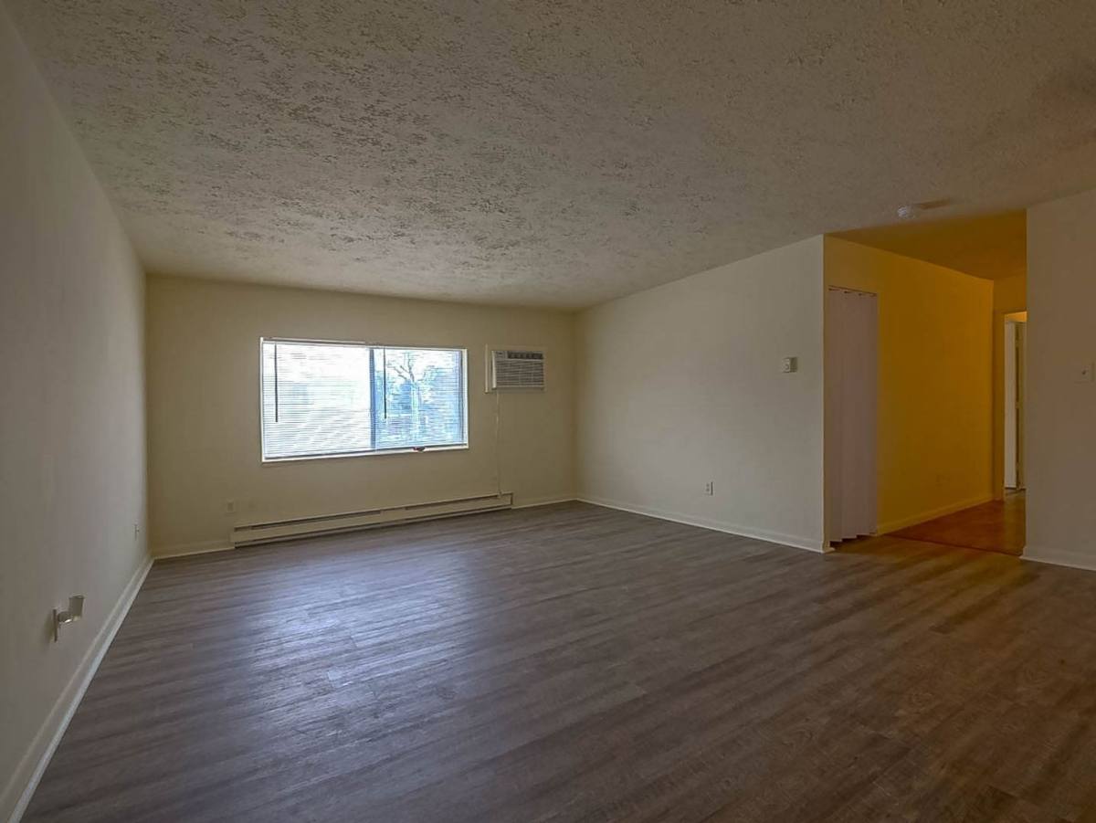 489 N Howard, Akron, OH 44310 - Apartment for Rent - Image 2