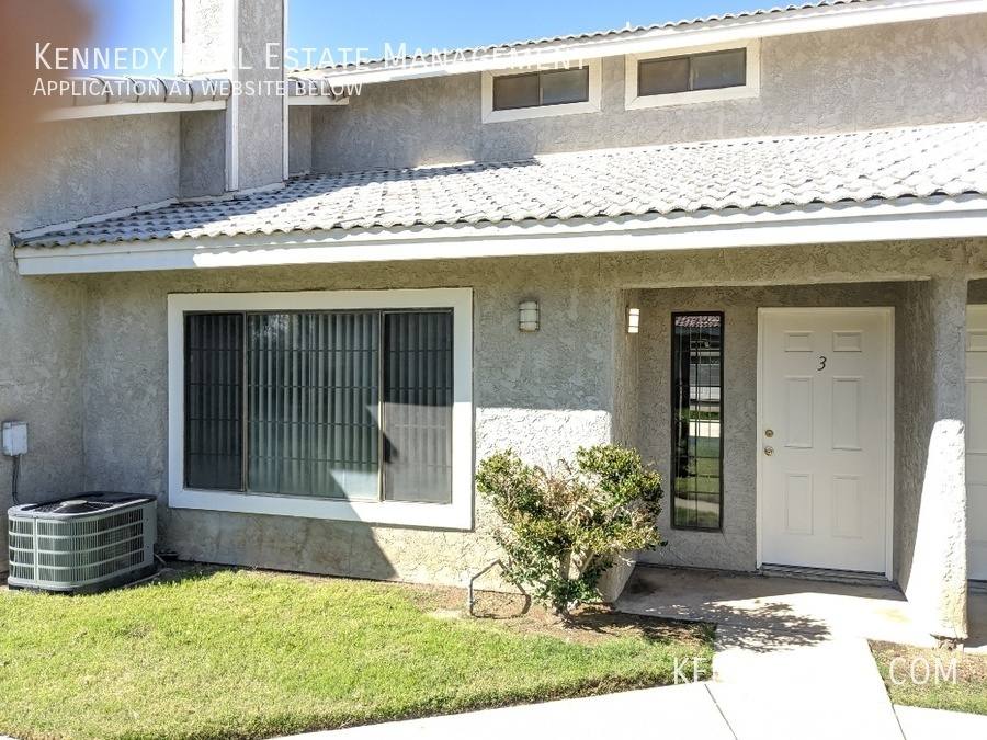 Townhouse for rent at 43741 8th St E #3, Lancaster, CA 93535