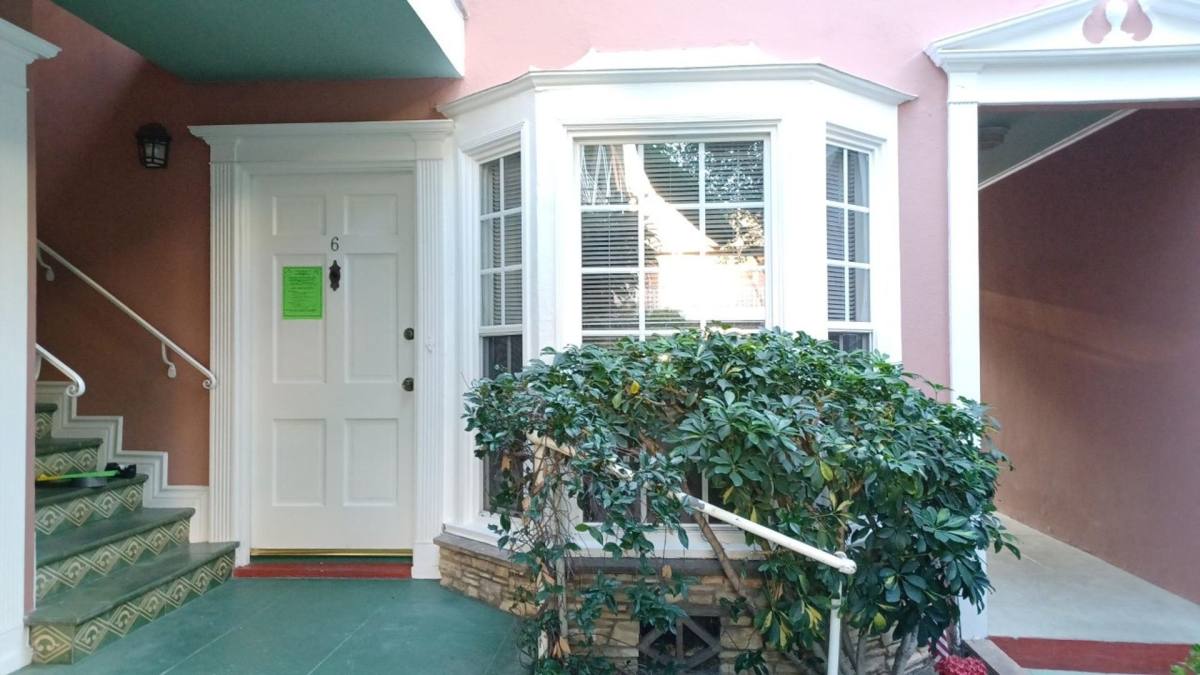 Apartment for rent at 1749 N Sycamore Ave, Los Angeles, CA 90028