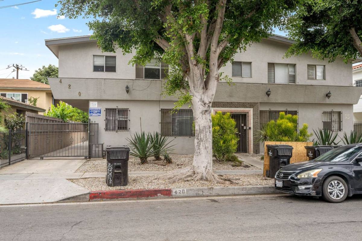 Apartment for rent at 420 E Hardy St, Inglewood, CA 90301