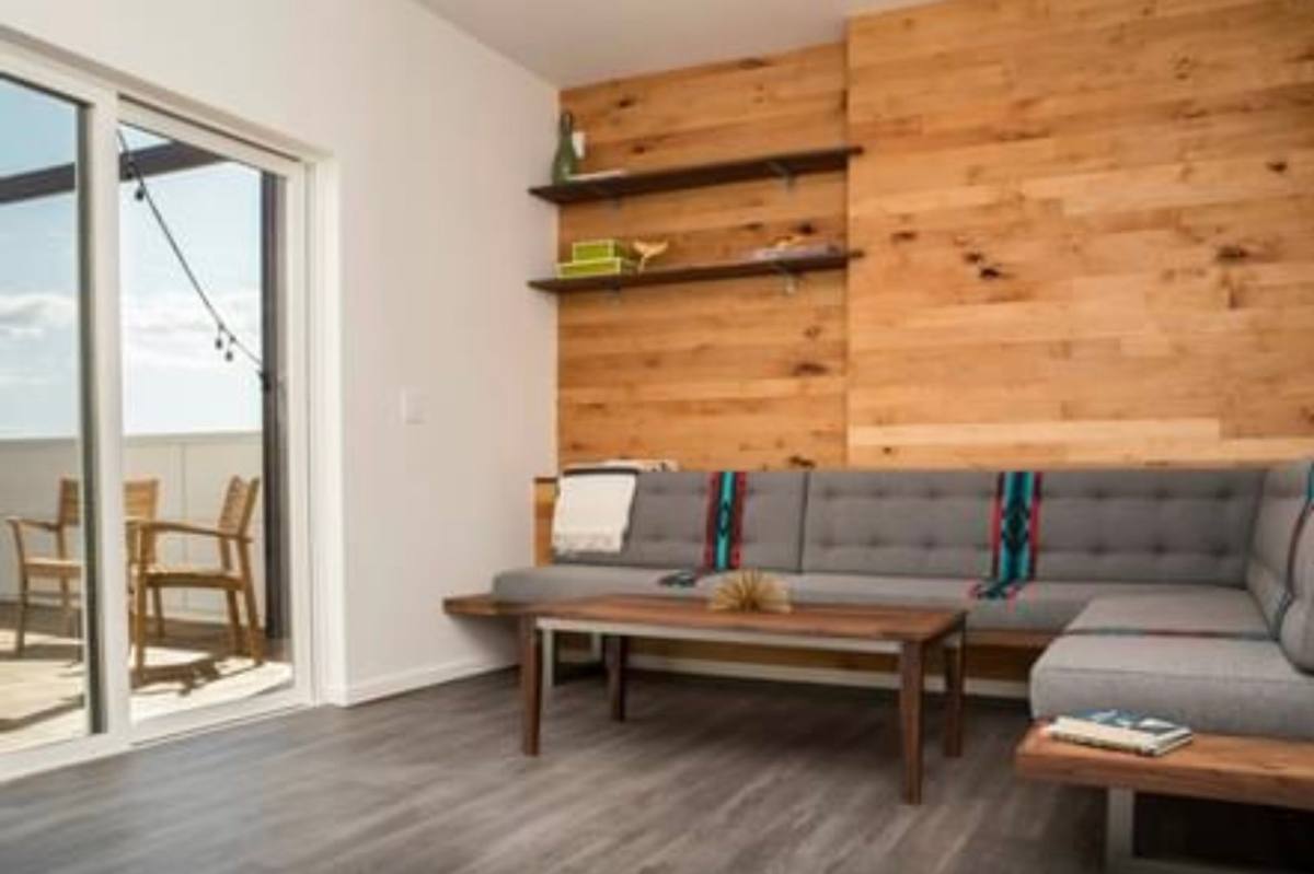 Apartment for rent at 4717 SE Hawthorne Blvd, Portland, OR 97215