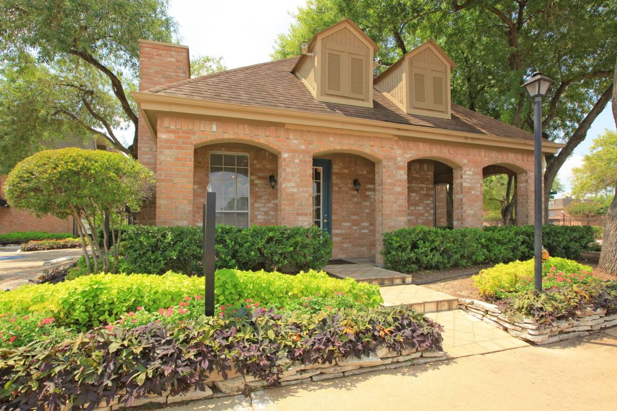 Apartment for rent at 6601 Dunlap St, Houston, TX 77081