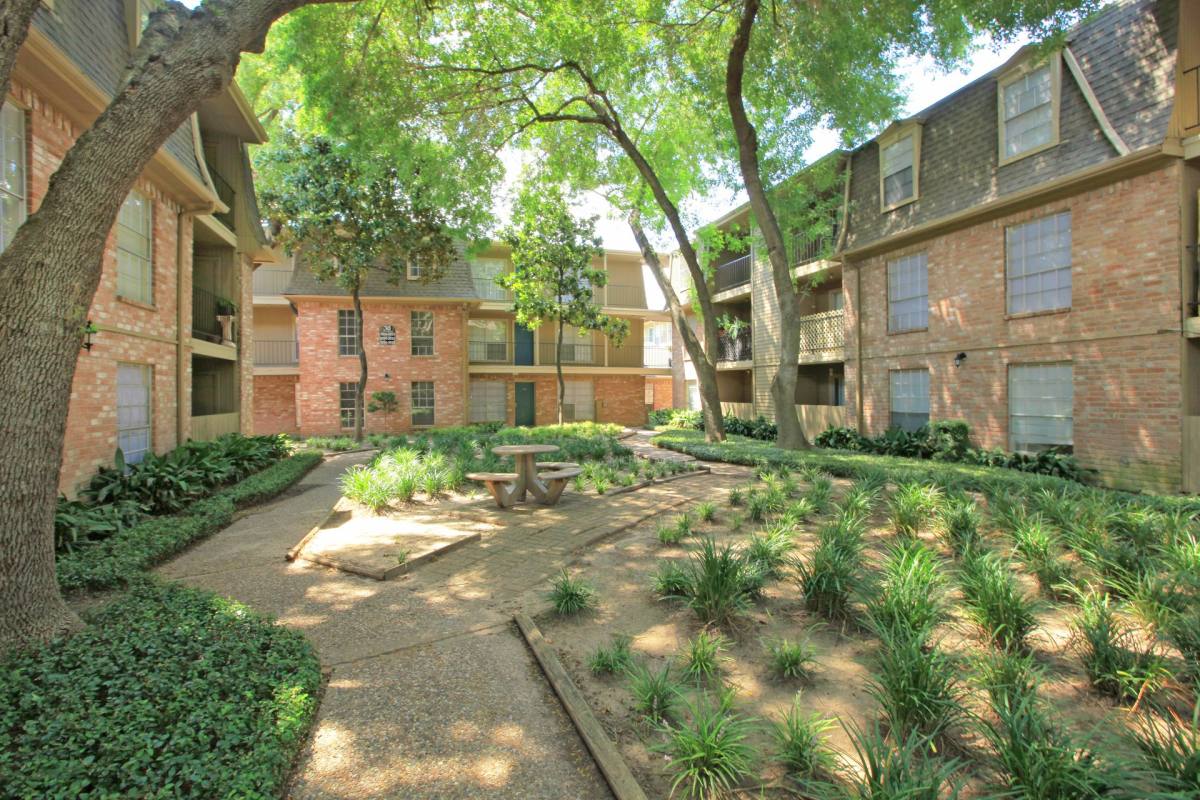 Apartment for rent at 6601 Dunlap St, Houston, TX 77081