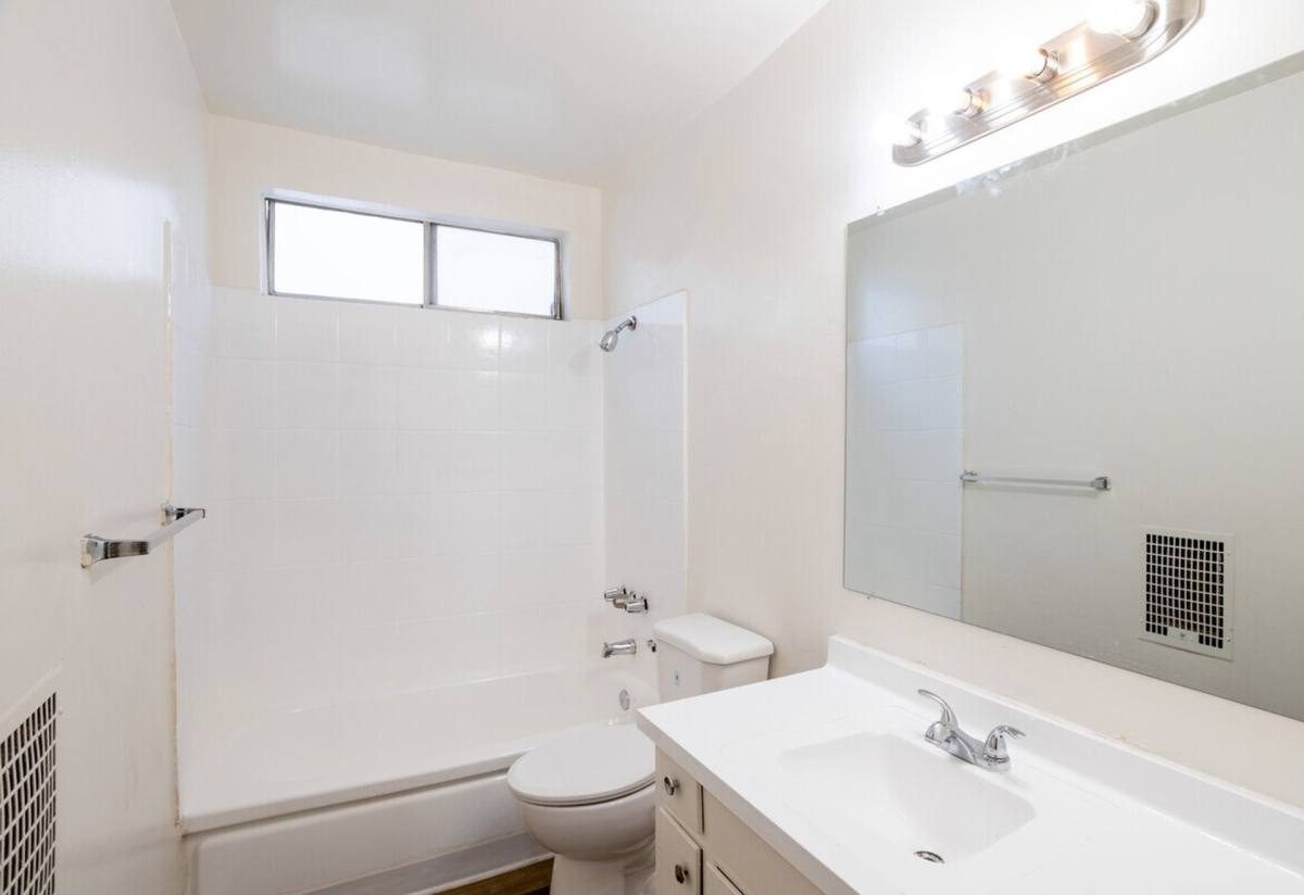 Apartment for rent at 19962 Roscoe, Winnetka, CA 91306
