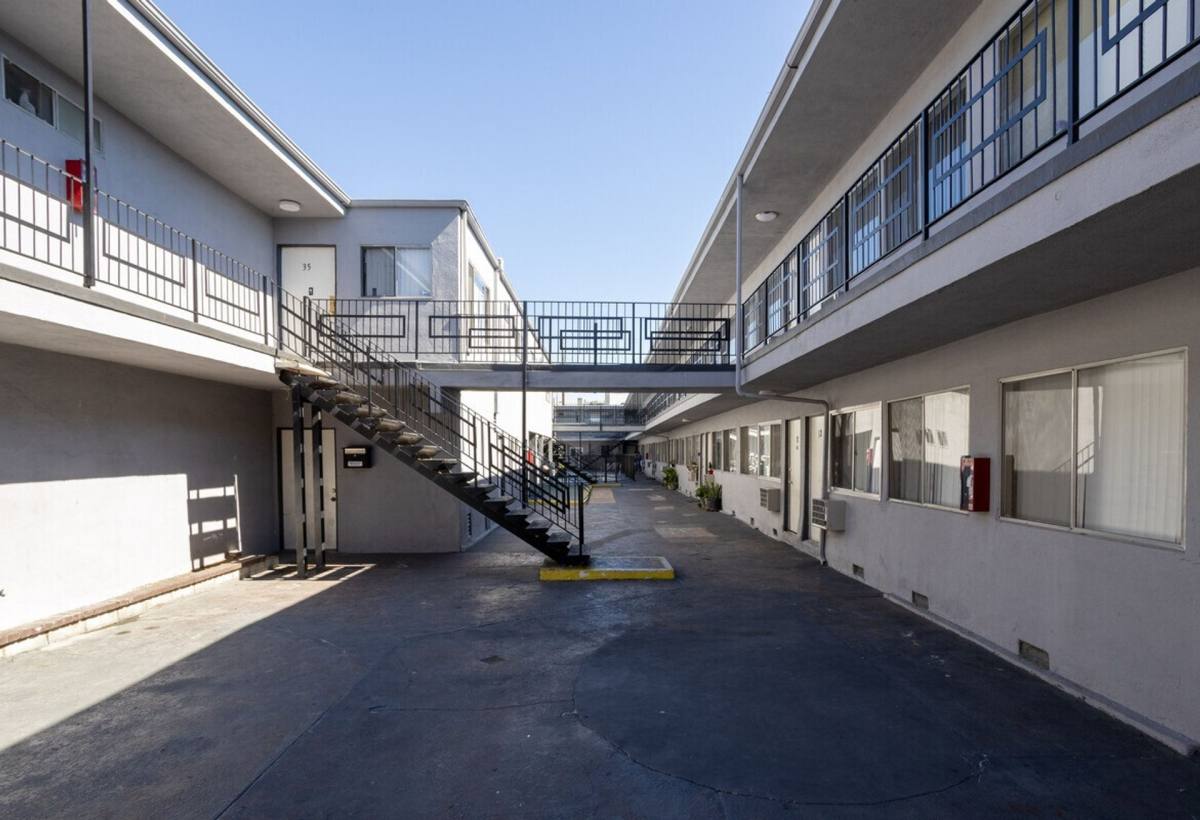 Apartment for rent at 19962 Roscoe, Winnetka, CA 91306