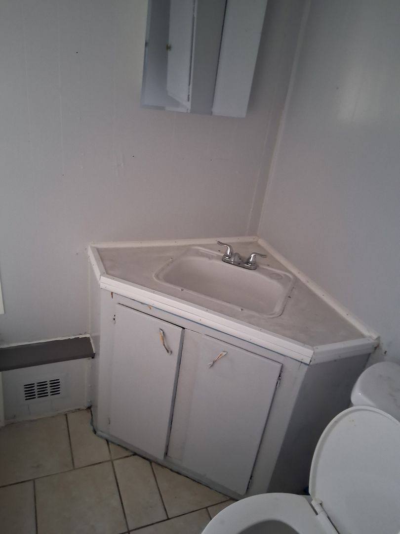 Apartment for rent at 23765 Lawrence, Warren, MI 48091