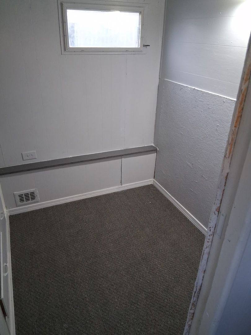 Apartment for rent at 23765 Lawrence, Warren, MI 48091