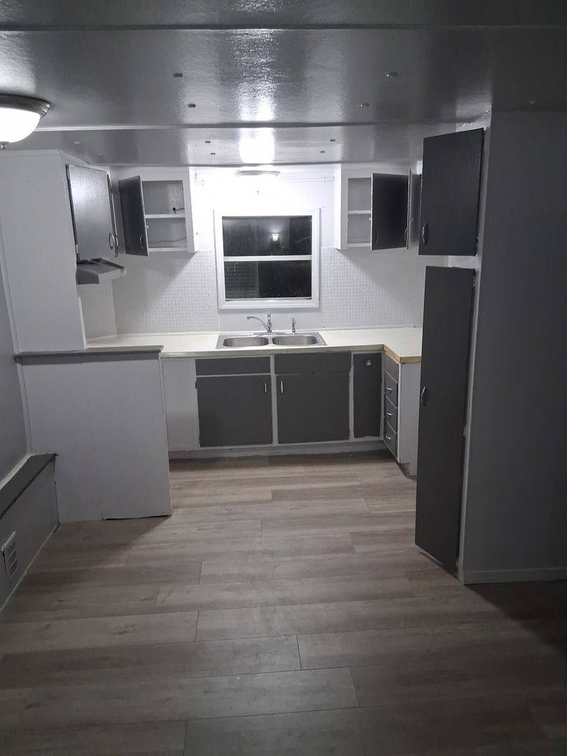 Apartment for rent at 23765 Lawrence, Warren, MI 48091