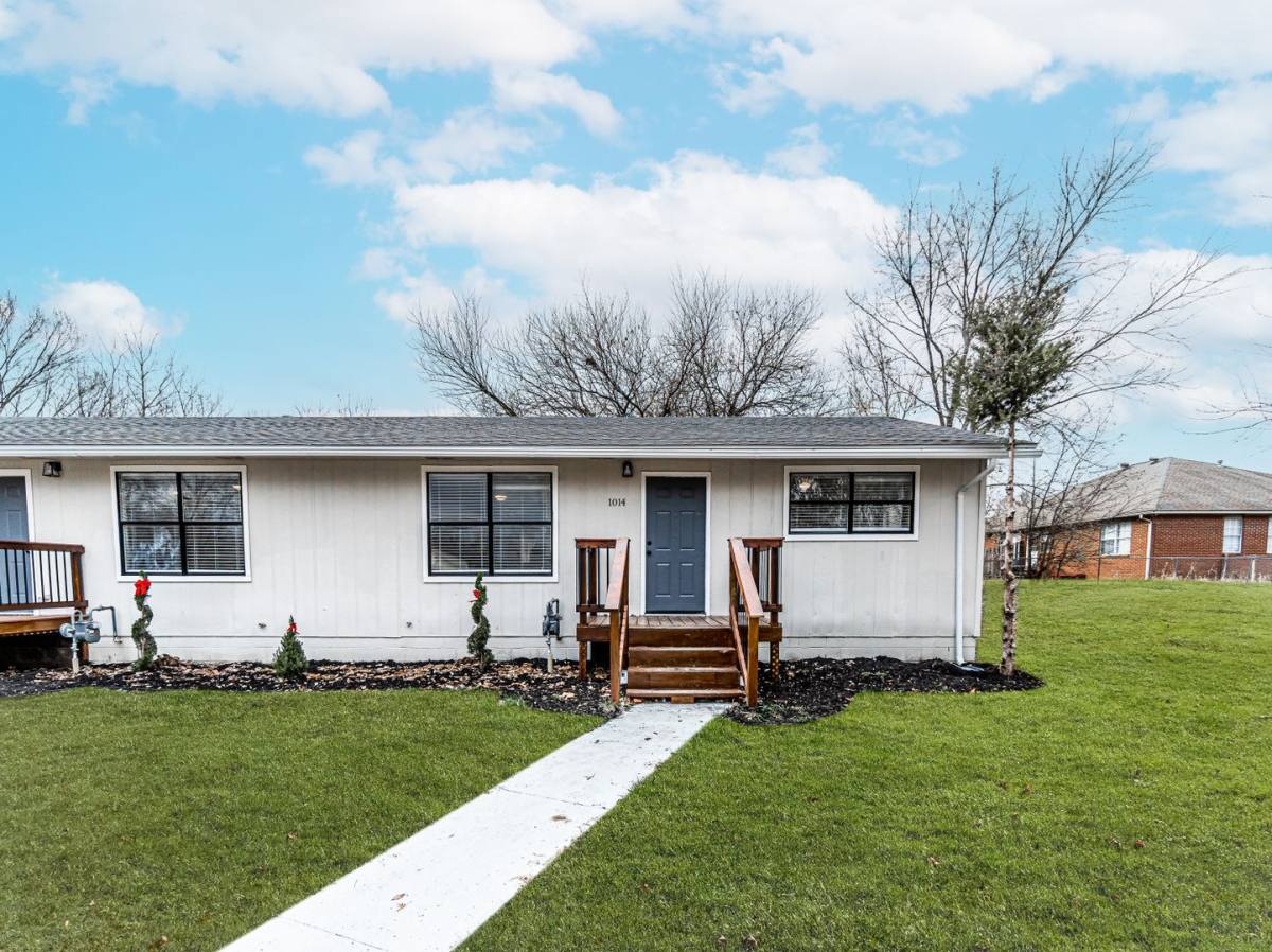 House for rent at 1014 N Hico St, Siloam Springs, AR 72761