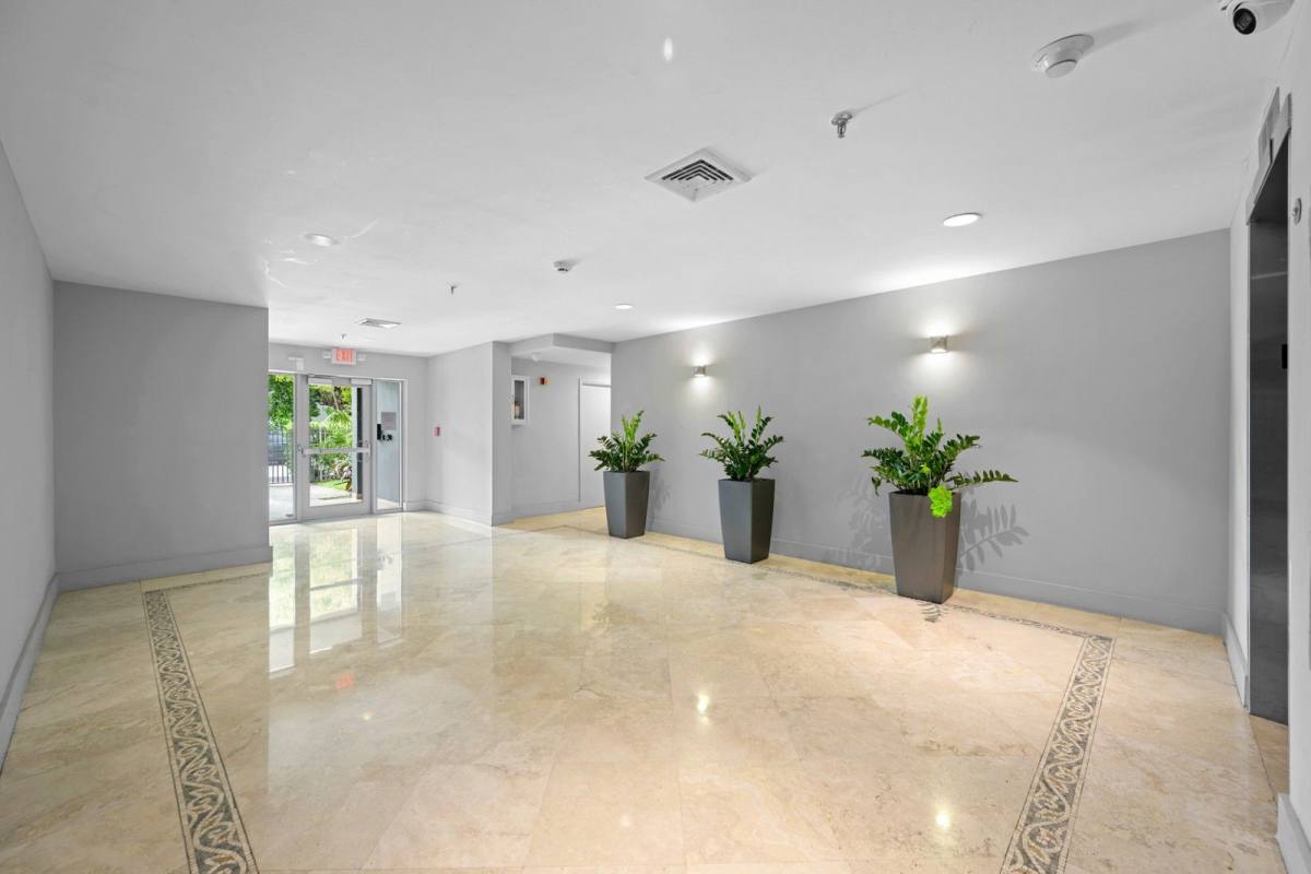 Condo for rent at 1610 Lenox Ave #402, Miami Beach, FL 33139